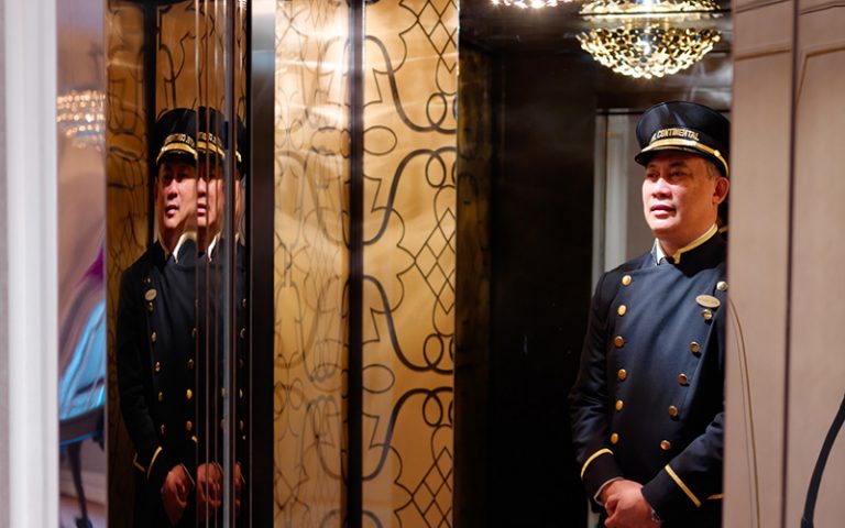 Doorman Hotel Continental 2